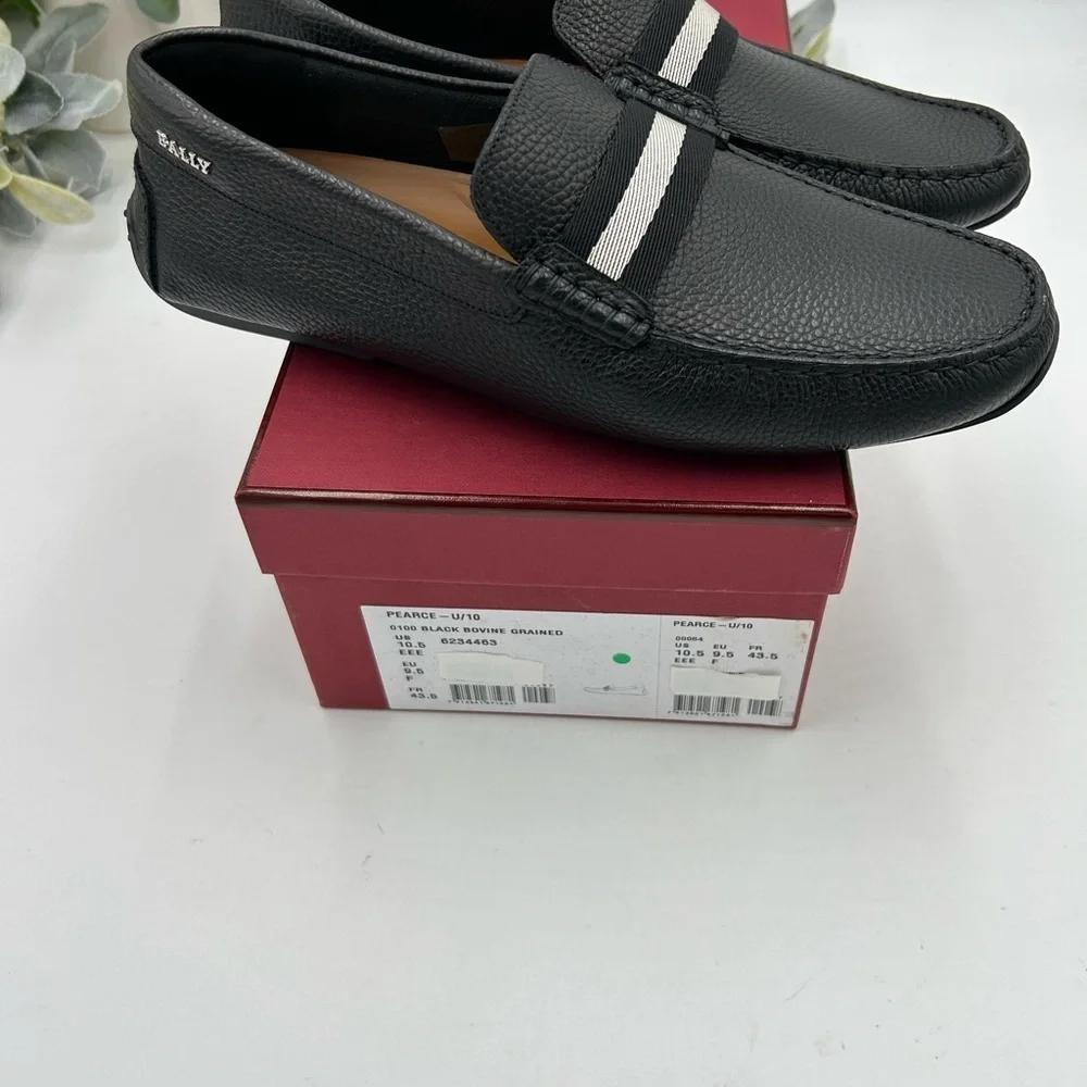 Men's Bally pebble grain, leather driver loafers size 10.5 made in Italy